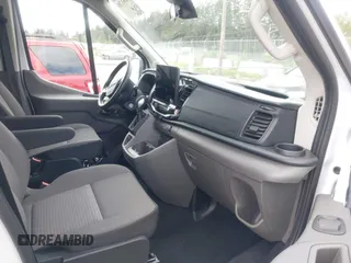 2025 Ford Transit Passenger XL with VIN 1FBAX2C87SKA21405, listed as a IAAI auction lot 42203780 with 1,924 mi miles and . Bid and sale history available at carsss.com. Image 5.