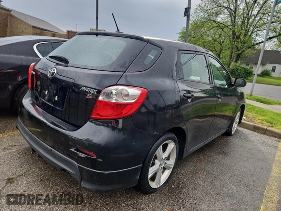 2009 Toyota Matrix S z VIN 2T1KE40EX9C021017, wystawiony jako Copart lot #57352005 z przebiegiem 120 332 mil mil oraz Czysty tytuł • Clean title. Historia ofert i sprzedaży dostępna na DreamBid. Obrazek 4.