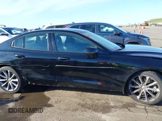 2019 Volvo S60 Momentum with VIN 7JRA22TK0KG013107, listed as a IAAI auction lot 41646660 with 29,461 mi miles. Bid and sale history available at carsss.com. Image 14.