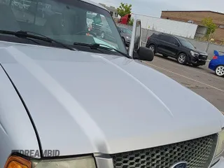 2002 Ford Ranger XL Fleet with VIN 1FTZR45E52PB30794, listed as a IAAI auction lot 42118623 with 167,724 mi miles. Bid and sale history available at carsss.com. Image 1.