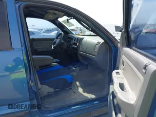 2006 Dodge Dakota SLT with VIN 1D7HE48K96S556831, listed as a IAAI auction lot 41681544 with 236,486 mi miles. Bid and sale history available at carsss.com. Image 5.
