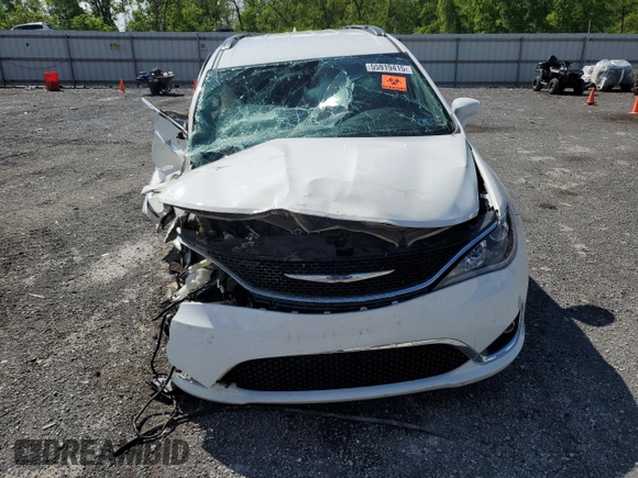 2017 Chrysler Pacifica Touring L Plus with VIN 2C4RC1EG2HR543670, listed as a Copart auction lot 55919415 with 87,950 mi miles and Salvage Title. Bid and sale history available at DreamBid. Image 5.