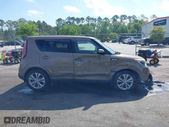 2015 Kia Soul + with VIN KNDJP3A53F7195085, listed as a IAAI auction lot 41962140 with 160,578 mi miles. Bid and sale history available at carsss.com. Image 13.
