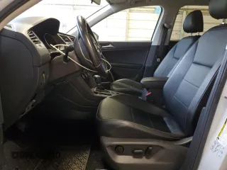2018 Volkswagen Tiguan SEL z VIN 3VV2B7AX3JM009637, wystawiony jako Copart lot #59373325 z przebiegiem 148 046 mil mil oraz Szkoda całkowita • Salvage title. Historia ofert i sprzedaży dostępna na DreamBid. Obrazek 7.