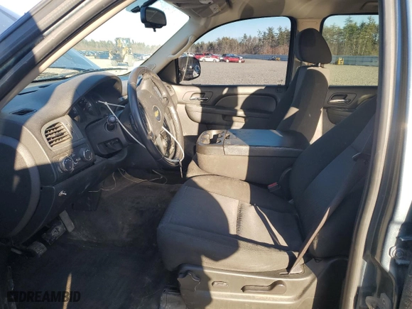 2010 Chevrolet Suburban Commercial with VIN 1GNUKHE3XAR233207, listed as a Copart auction lot 46287634 with 160,317 mi miles and Salvage Title. Bid and sale history available at carsss.com. Image 7.