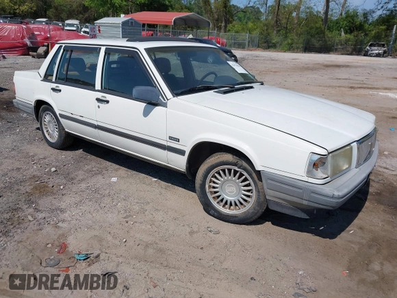 1991 Volvo 740 z VIN YV1FA8842M2506866, wystawiony jako IAAI lot #42076046 z przebiegiem 126 781 mil mil oraz . Historia ofert i sprzedaży dostępna na DreamBid. Obrazek 1.