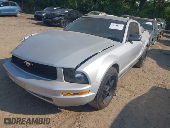2007 Ford Mustang Deluxe with VIN 1ZVFT80N275312486, listed as a IAAI auction lot 42441764 with 172,095 mi miles and . Bid and sale history available at DreamBid. Image 18.