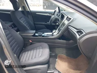 2013 Ford Fusion SE Hybrid with VIN 3FA6P0LU3DR338282, listed as a IAAI auction lot 41973498 with 187,375 mi miles. Bid and sale history available at carsss.com. Image 5.