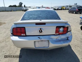 2009 Ford Mustang z VIN 1ZVHT80N595137873, wystawiony jako Copart lot #60161505 z przebiegiem Nie podano mil oraz Szkoda całkowita • Salvage title. Historia ofert i sprzedaży dostępna na DreamBid. Obrazek 6.