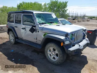 2020 Jeep Wrangler Unlimited Sport S z VIN 1C4HJXDN5LW195481, wystawiony jako IAAI lot #42358923 z przebiegiem 70 863 mil mil oraz . Historia ofert i sprzedaży dostępna na DreamBid. Obrazek 1.