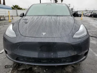 2025 Tesla Model Y Long Range with VIN 7SAYGAEE3SF216635, listed as a Copart auction lot 44614555 with 400 mi miles and Salvage Title. Bid and sale history available at DreamBid. Image 5.