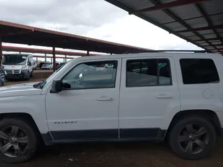 2014 Jeep Patriot High Altitude with VIN 1C4NJPFA0ED667162, listed as a IAAI auction lot 41752271 with 131,038 mi miles and . Bid and sale history available at carsss.com. Image 14.