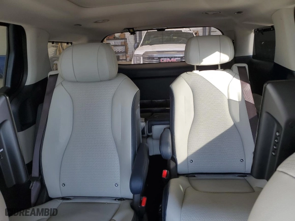 2025 Kia Carnival Hybrid SX Prestige with VIN KNDNE5KA8S6038943, listed as a Copart auction lot 44233265 with 6,381 mi miles and Salvage Title. Bid and sale history available at carsss.com. Image 10.