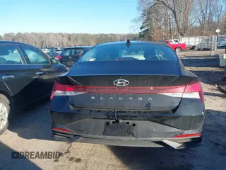 2023 Hyundai Elantra SEL z VIN KMHLM4AG6PU395983, wystawiony jako IAAI lot #41475408 z przebiegiem 45 478 mil mil oraz . Historia ofert i sprzedaży dostępna na DreamBid. Obrazek 16.
