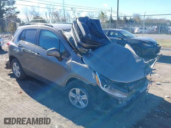 2021 Chevrolet Trax LT with VIN KL7CJPSB4MB339238, listed as a IAAI auction lot 40836414 with 32,920 mi miles. Bid and sale history available at carsss.com. Image 1.