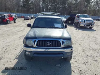 2002 Toyota Tacoma PreRunner z VIN 5TESN92N62Z119262, wystawiony jako IAAI lot #41848612 z przebiegiem 324 700 mil mil oraz . Historia ofert i sprzedaży dostępna na DreamBid. Obrazek 6.