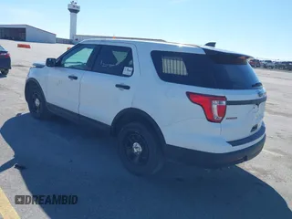 2019 Ford Police Interceptor Utility z VIN 1FM5K8ARXKGB28408, wystawiony jako IAAI lot #41883272 z przebiegiem 114 328 mil mil oraz . Historia ofert i sprzedaży dostępna na DreamBid. Obrazek 3.