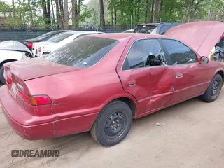 1997 Toyota Camry LE z VIN 4T1BG22K3VU090917, wystawiony jako IAAI lot #42174600 z przebiegiem 213 850 mil mil oraz . Historia ofert i sprzedaży dostępna na DreamBid. Obrazek 6.