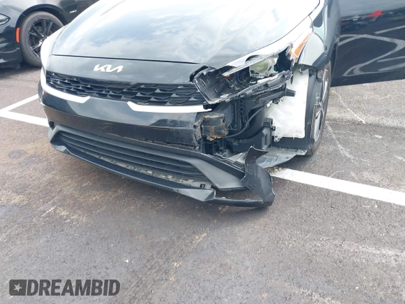 2024 Kia Forte LXS z VIN 3KPF24AD5RE704650, wystawiony jako IAAI lot #42288244 z przebiegiem 26 077 mil mil oraz . Historia ofert i sprzedaży dostępna na DreamBid. Obrazek 6.