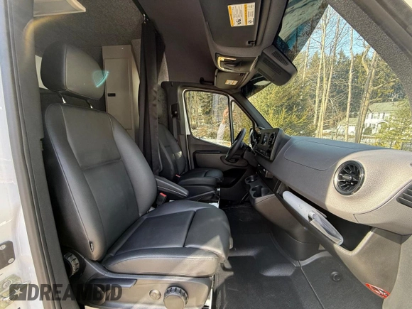 2022 Mercedes-Benz Sprinter with VIN W1Y4ECVY0NT105206, listed as a Copart auction lot 52155085 with 12,000 mi miles and Clean Title. Bid and sale history available at DreamBid. Image 8.