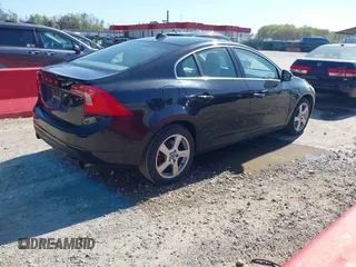 2012 Volvo S60 T5 with VIN YV1622FS1C2109532, listed as a IAAI auction lot 42068510 with 165,018 mi miles. Bid and sale history available at carsss.com. Image 4.