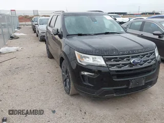 2018 Ford Explorer XLT z VIN 1FM5K7D89JGA54989, wystawiony jako IAAI lot #42170343 z przebiegiem 126 819 mil mil oraz . Historia ofert i sprzedaży dostępna na DreamBid. Obrazek 1.