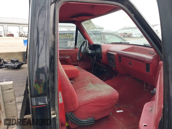 1990 Ford F-250 with VIN 1FTEF26N4LLB10443, listed as a IAAI auction lot 41724152 with 648,598 mi miles and . Bid and sale history available at DreamBid. Image 5.