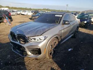 2021 BMW X4 M z VIN 5YMUJ0C00M9F77102, wystawiony jako Copart lot #59472373 z przebiegiem 5041 mil mil oraz . Historia ofert i sprzedaży dostępna na DreamBid. Obrazek 2.