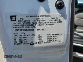 2006 GMC Yukon SLT z VIN 1GKEC13Z86R136883, wystawiony jako Copart lot #54771355 z przebiegiem 184 641 mil mil oraz Szkoda całkowita • Salvage title. Historia ofert i sprzedaży dostępna na DreamBid. Obrazek 14.