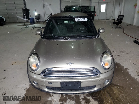 2010 MINI Convertible with VIN WMWMR3C56ATU98122, listed as a Copart auction lot 85808664 with 75,844 mi miles and Clean Title. Bid and sale history available at DreamBid. Image 5.