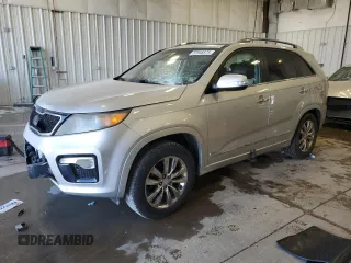 2012 Kia Sorento SX z VIN 5XYKWDA21CG197807, wystawiony jako Copart lot #55948875 z przebiegiem 113 795 mil mil oraz Nie do naprawy • Non repairable. Historia ofert i sprzedaży dostępna na DreamBid. Obrazek 1.