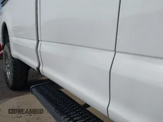 2020 Ford F-250 XL z VIN 1FT7X2B64LEC88751, wystawiony jako IAAI lot #42621080 z przebiegiem 131 199 mil mil oraz . Historia ofert i sprzedaży dostępna na DreamBid. Obrazek 6.