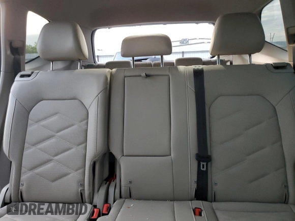 2025 Volkswagen Atlas SE with VIN 1V2DR2CA8SC523693, listed as a Copart auction lot 51173005 with 3,988 mi miles and Salvage title. Bid and sale history available at DreamBid. Image 10.