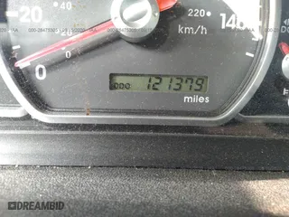2005 Mitsubishi Endeavor LS with VIN 4A4MN21S55E004529, listed as a IAAI auction lot 28475305 with 121,379 mi miles. Bid and sale history available at carsss.com. Image 7.