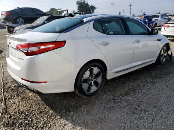 2013 Kia Optima Hybrid EX with VIN KNAGM4AD0D5054786, listed as a Copart auction lot 49145465 with 254,332 mi miles and Clean Title. Bid and sale history available at carsss.com. Image 3.