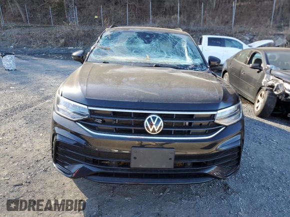 2023 Volkswagen Tiguan SE R-Line Black с VIN 3VV8B7AX8PM068332, выставлен на аукционе Copart как лот 50772285 с пробегом 31 038 миль миль и Списание • Salvage title. История ставок и продаж доступна на DreamBid. Изображение 5.