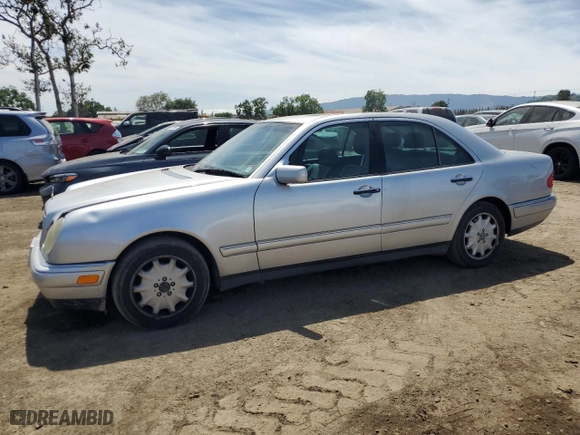 1999 Mercedes-Benz E-Class with VIN WDBJF65HXXA742364, listed as a Copart auction lot 54201205 with 152,885 mi miles and Clean Title. Bid and sale history available at carsss.com. Image 1.
