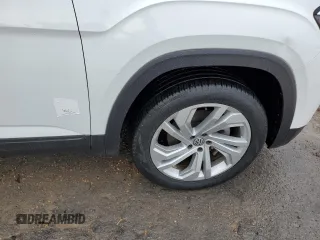 2022 Volkswagen Atlas SE z VIN 1V2JR2CA0NC506006, wystawiony jako Copart lot #55696745 z przebiegiem 38 526 mil mil oraz Nie do naprawy • Non repairable. Historia ofert i sprzedaży dostępna na DreamBid. Obrazek 13.