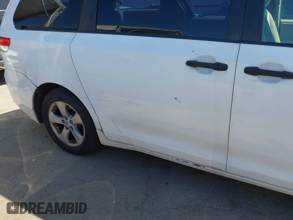 2011 Toyota Sienna with VIN 5TDZK3DCXBS011806, listed as a IAAI auction lot 41999946 with 219,907 mi miles. Bid and sale history available at carsss.com. Image 16.