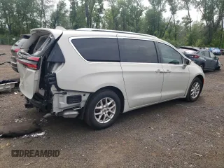 2021 Chrysler Pacifica Touring L with VIN 2C4RC1BGXMR559226, listed as a Copart auction lot 59515235 with 61,219 mi miles and Salvage title. Bid and sale history available at DreamBid. Image 3.