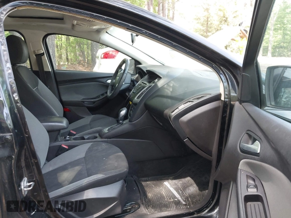 2014 Ford Focus SE with VIN 1FADP3K25EL425738, listed as a IAAI auction lot 42127245 with 161,163 mi miles. Bid and sale history available at carsss.com. Image 5.