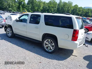 2007 Chevrolet Suburban LTZ with VIN 1GNFK16367J193729, listed as a IAAI auction lot 42621298 with 262,721 mi miles and . Bid and sale history available at DreamBid. Image 3.