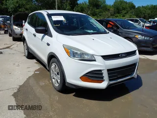 2014 Ford Escape S with VIN 1FMCU0F77EUA82150, listed as a IAAI auction lot 42085135 with 121,421 mi miles. Bid and sale history available at carsss.com. Image 1.