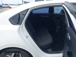 2021 Kia Forte LXS с VIN 3KPF24AD5ME358026, выставлен на аукционе IAAI как лот 42270449 с пробегом 43 917 миль миль и . История ставок и продаж доступна на DreamBid. Изображение 8.