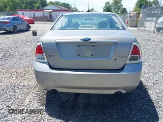 2008 Ford Fusion SE with VIN 3FAHP07198R212491, listed as a IAAI auction lot 39970757 with 258,676 mi miles. Bid and sale history available at carsss.com. Image 16.