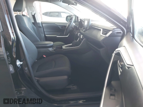 2021 Toyota RAV4 LE with VIN 2T3F1RFV1MC195589, listed as a IAAI auction lot 42509900 with 61,671 mi miles and . Bid and sale history available at DreamBid. Image 5.