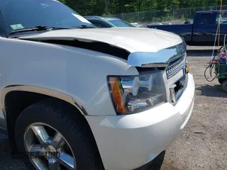 2013 Chevrolet Avalanche LTZ with VIN 3GNTKGE71DG122204, listed as a IAAI auction lot 42513923 with 152,733 mi miles and . Bid and sale history available at DreamBid. Image 17.