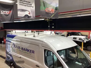 2019 Ford Transit z VIN 1FTYR2CM1KKA32062, wystawiony jako IAAI lot #42596475 z przebiegiem 151 369 mil mil oraz . Historia ofert i sprzedaży dostępna na DreamBid. Obrazek 9.