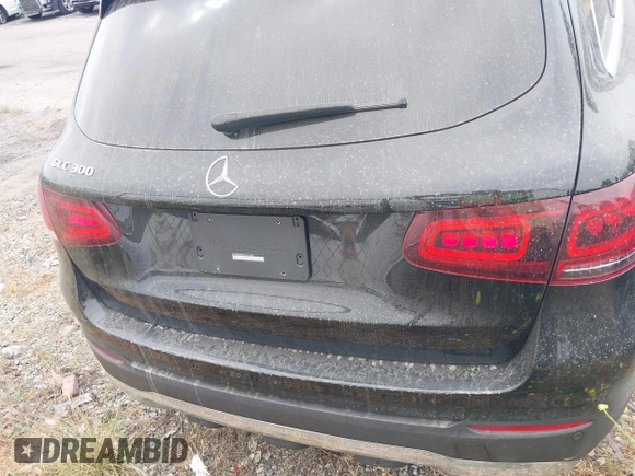 2022 Mercedes-Benz GLC 300 with VIN W1N0G8DB6NV391826, listed as a IAAI auction lot 42266256 with Not provided miles and . Bid and sale history available at DreamBid. Image 17.