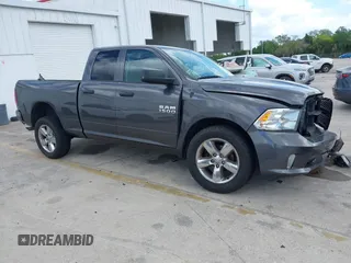 2018 Ram 1500 Express z VIN 1C6RR7FG3JS295943, wystawiony jako IAAI lot #41906550 z przebiegiem 89 332 mil mil oraz . Historia ofert i sprzedaży dostępna na DreamBid. Obrazek 1.